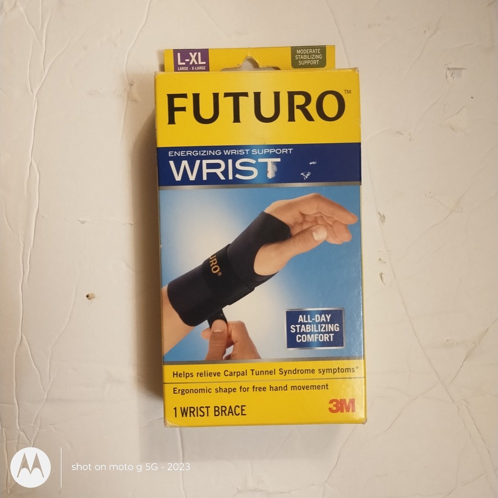 Futuro Energizing Wrist Support Left Hand L-XL Black 3M Moderate Stabilizing